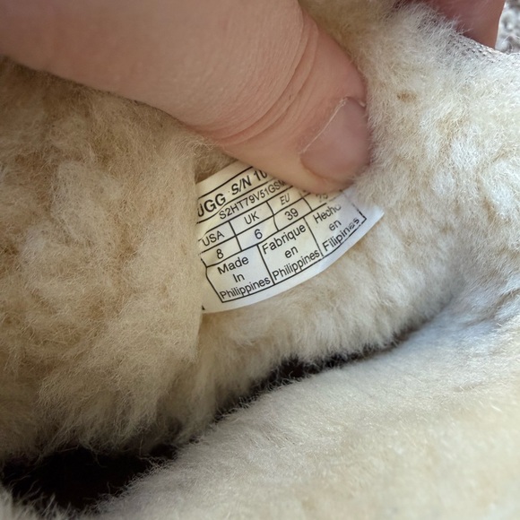 UGG Cream Shearling Boots women’s 8 - Picture 3 of 4